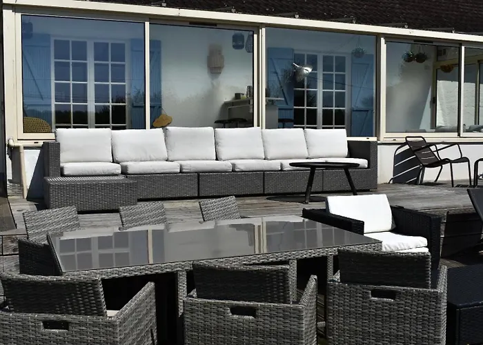 Maison A La Campagne Avec Piscine Chauffee Proche Deauville Saint-Etienne-la-Thillaye