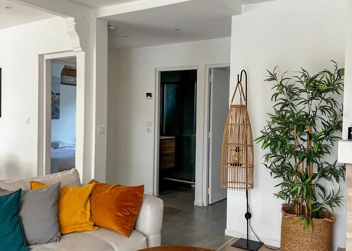 Holiday home Maison A La Campagne Avec Piscine Chauffee Proche Deauville *